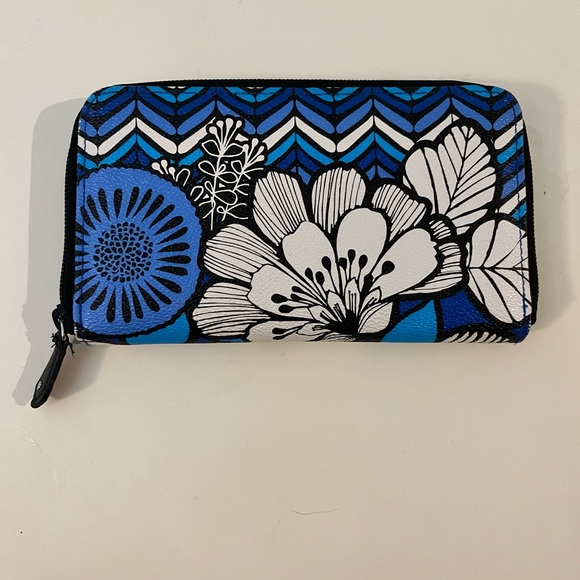 Vera Bradley Wallet - Blue Bayou - Picture 2 of 8